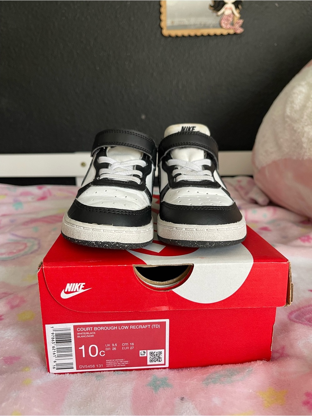 Nike Kids Black and White Low Top Sneakers with Strap